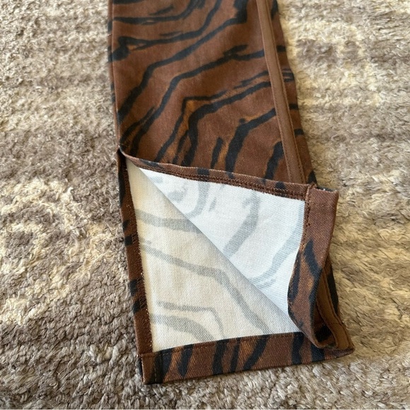 NWT WeWoreWhat The Icon Jeans Zebra High Waisted - Picture 4 of 8